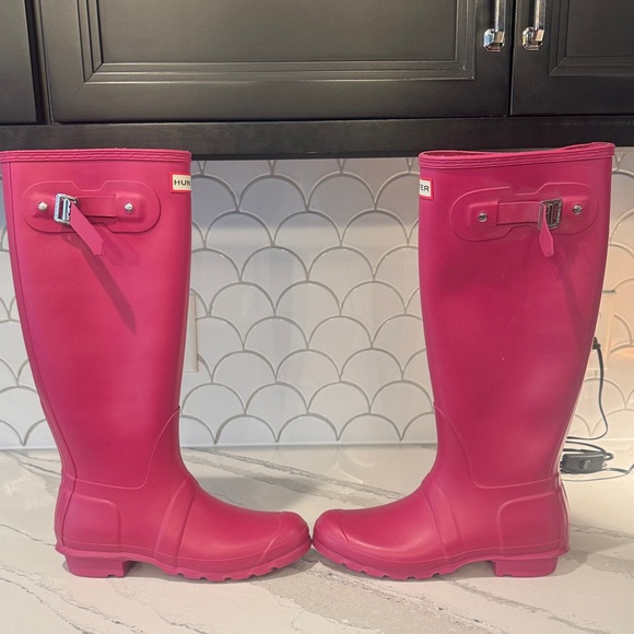 Hunter Fuchsia Tall Boots - Picture 2 of 4
